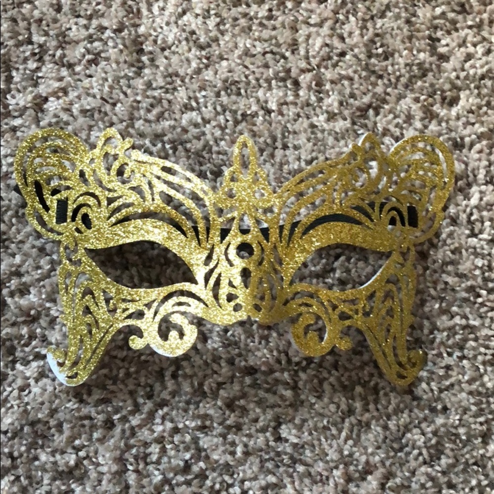 Masquerade Mask Gold